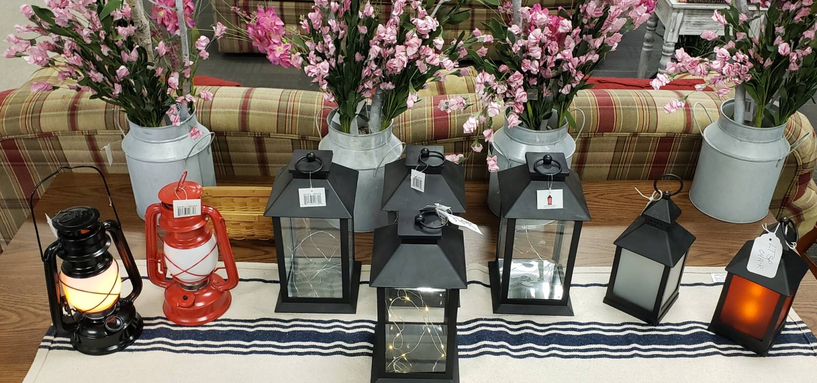 Light the new year with lovely lanterns and beautiful florals!